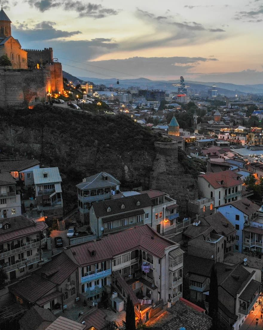 Приглашаем Вас за стол