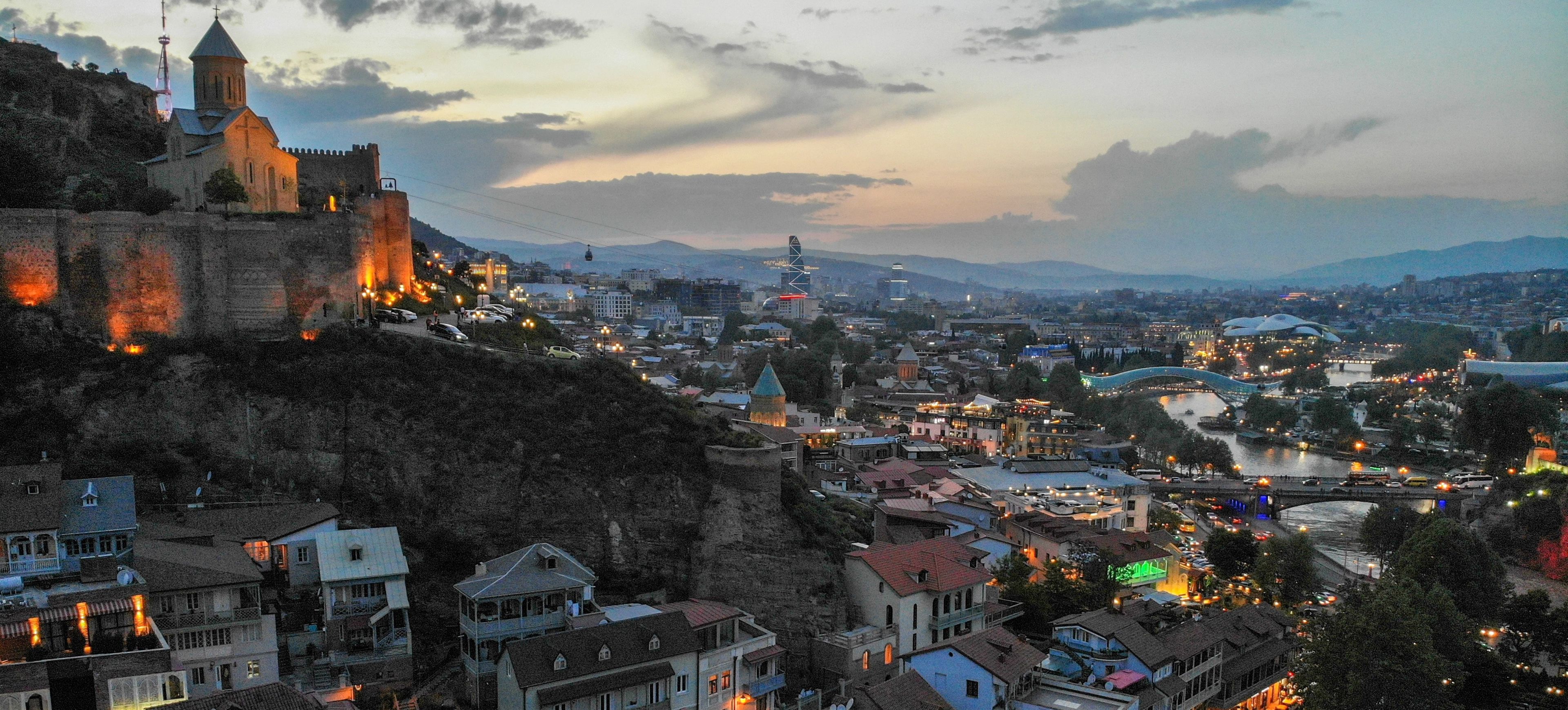 Приглашаем Вас за стол