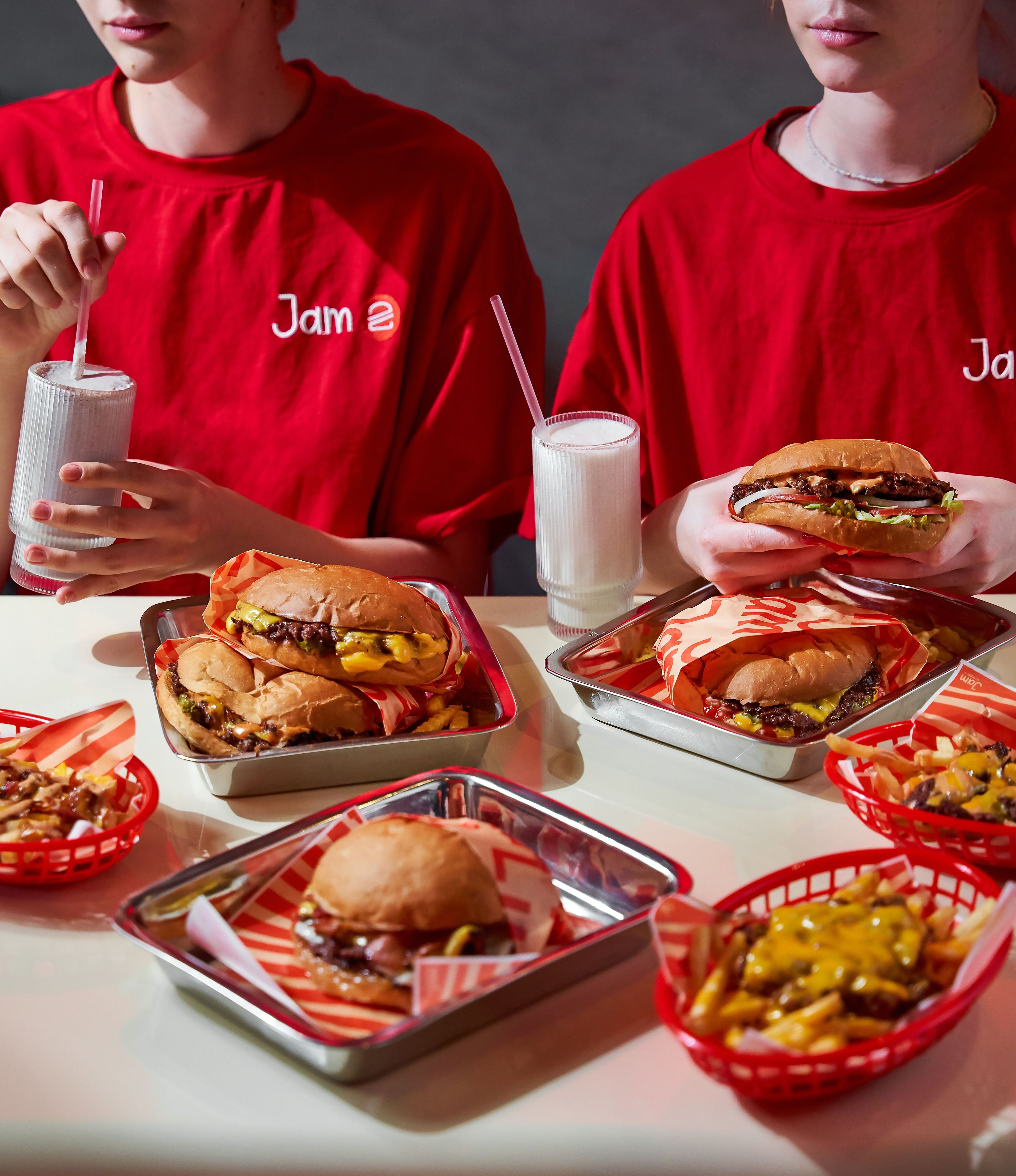 Smash-бургеры и завтраки в Ростове-на-Дону