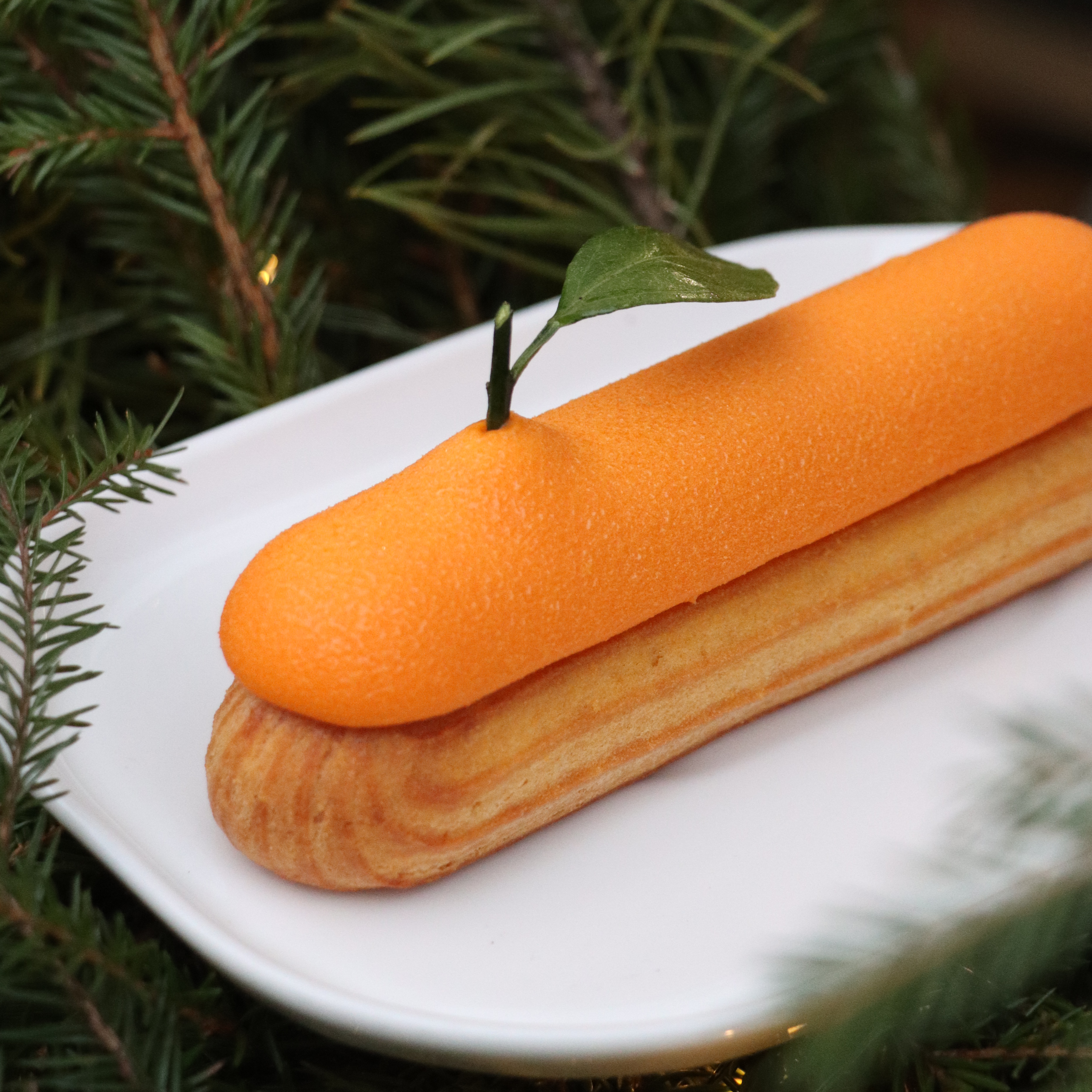 эклеры, булки и еда